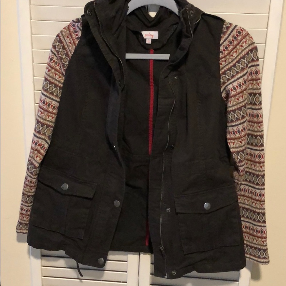 Pixley jacket with sweater sleeves and hood sz S